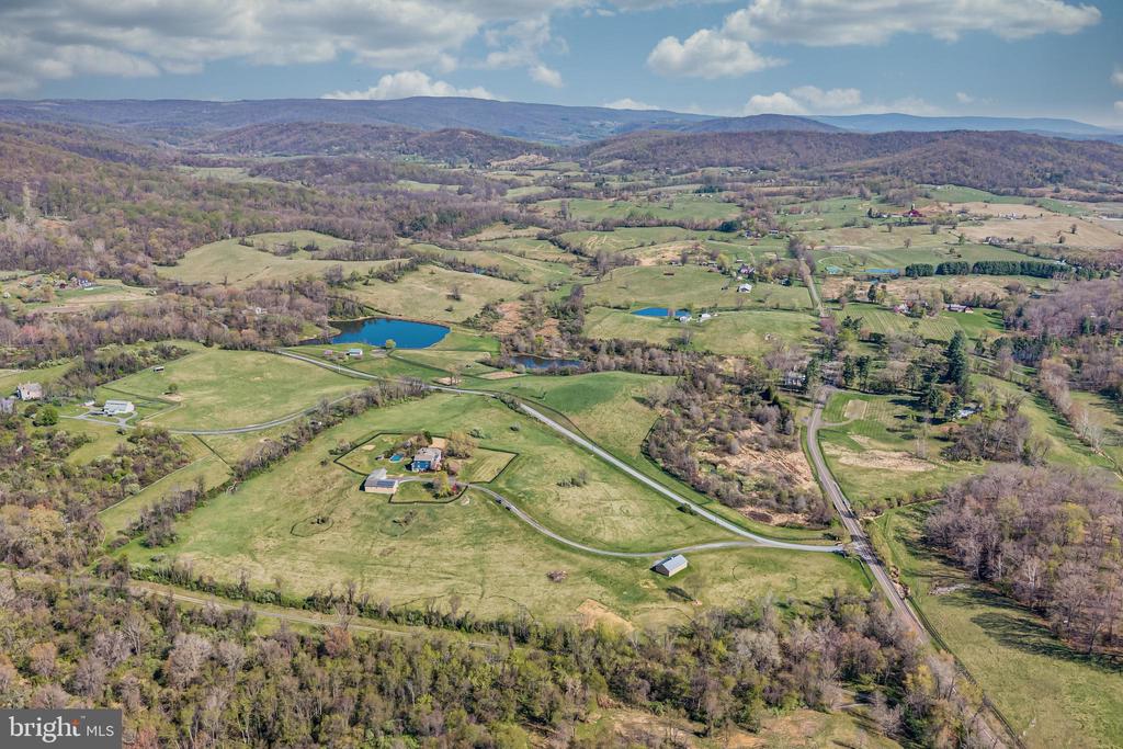 11597 LEEDS CHAPEL LN, MARKHAM, Virginia, 4 Bedrooms Bedrooms, ,2 BathroomsBathrooms,Residential,11597 LEEDS CHAPEL LN,VAFQ2020962 MLS # VAFQ2020962