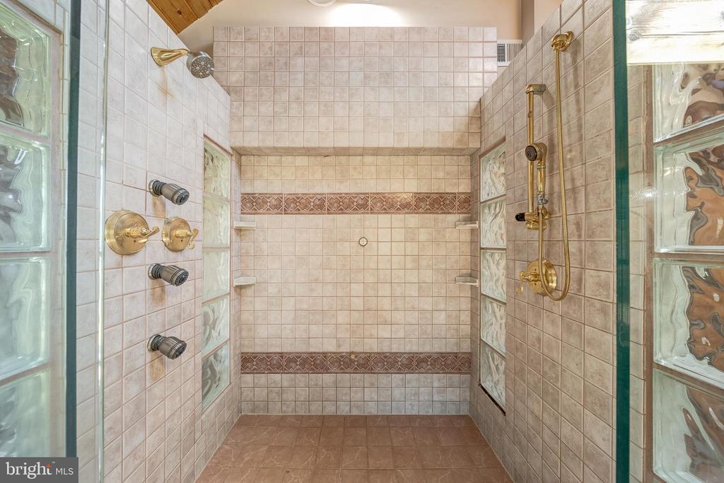 11597 LEEDS CHAPEL LN, MARKHAM, Virginia, 4 Bedrooms Bedrooms, ,2 BathroomsBathrooms,Residential,11597 LEEDS CHAPEL LN,VAFQ2020962 MLS # VAFQ2020962