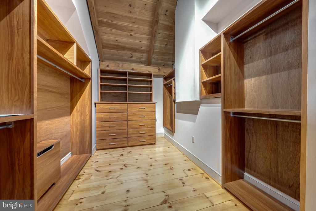 11597 LEEDS CHAPEL LN, MARKHAM, Virginia, 4 Bedrooms Bedrooms, ,2 BathroomsBathrooms,Residential,11597 LEEDS CHAPEL LN,VAFQ2020962 MLS # VAFQ2020962