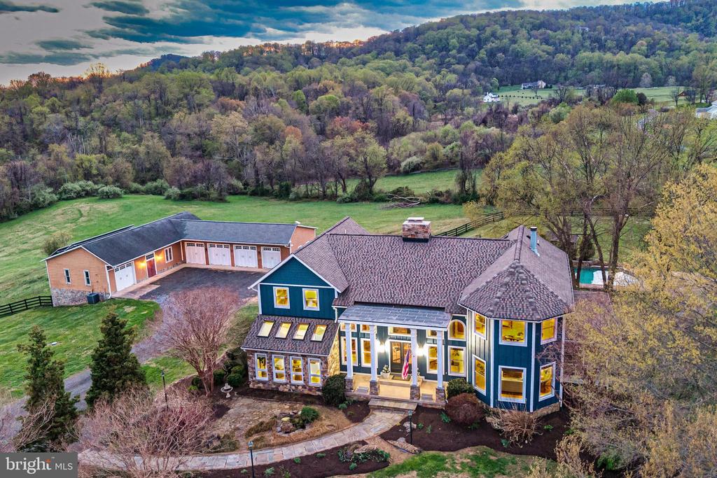 11597 LEEDS CHAPEL LN, MARKHAM, Virginia, 4 Bedrooms Bedrooms, ,2 BathroomsBathrooms,Residential,11597 LEEDS CHAPEL LN,VAFQ2020962 MLS # VAFQ2020962