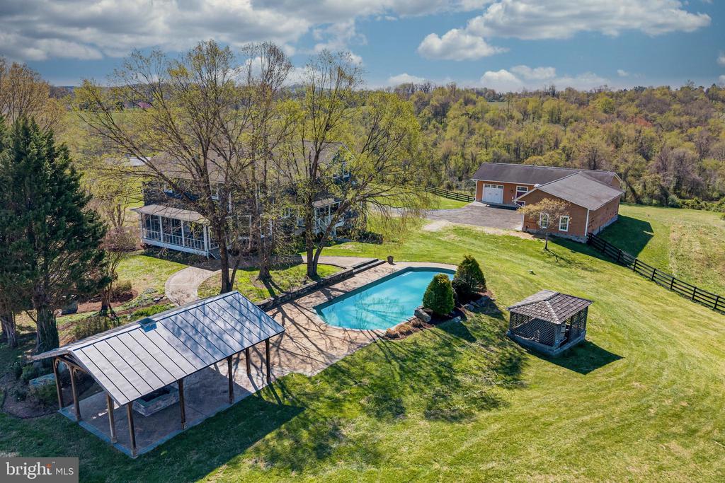 11597 LEEDS CHAPEL LN, MARKHAM, Virginia, 4 Bedrooms Bedrooms, ,2 BathroomsBathrooms,Residential,11597 LEEDS CHAPEL LN,VAFQ2020962 MLS # VAFQ2020962