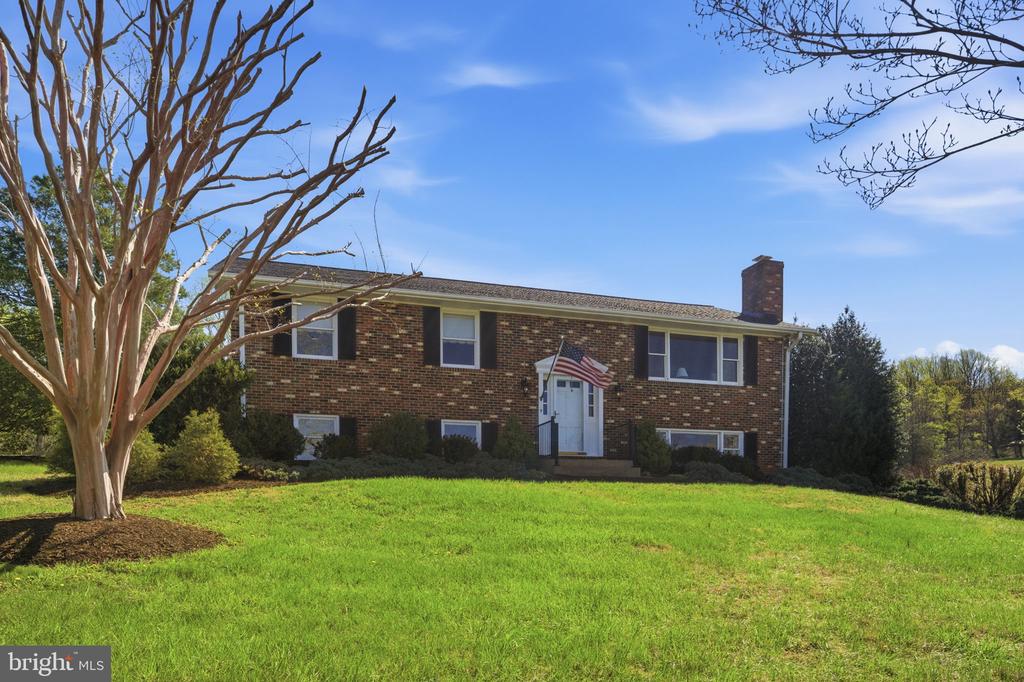 6163 GEORGETOWN RD, BROAD RUN, Virginia, 4 Bedrooms Bedrooms, ,3 BathroomsBathrooms,Residential,6163 GEORGETOWN RD,VAFQ2021082 MLS # VAFQ2021082