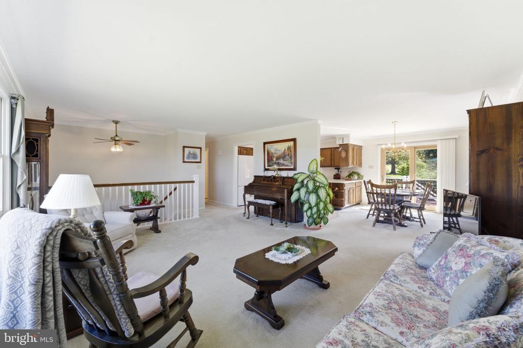 6163 GEORGETOWN RD, BROAD RUN, Virginia, 4 Bedrooms Bedrooms, ,3 BathroomsBathrooms,Residential,6163 GEORGETOWN RD,VAFQ2021082 MLS # VAFQ2021082