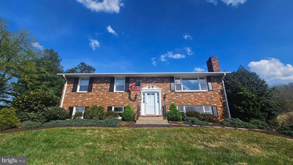 6163 GEORGETOWN RD, BROAD RUN, Virginia, 4 Bedrooms Bedrooms, ,3 BathroomsBathrooms,Residential,6163 GEORGETOWN RD,VAFQ2021082 MLS # VAFQ2021082