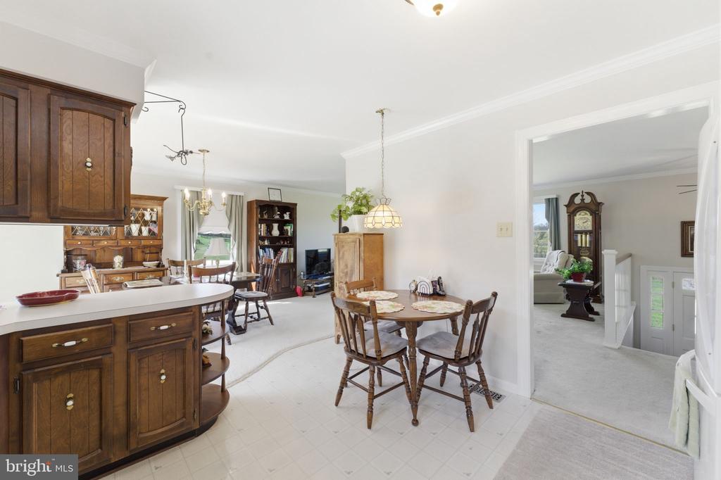 6163 GEORGETOWN RD, BROAD RUN, Virginia, 4 Bedrooms Bedrooms, ,3 BathroomsBathrooms,Residential,6163 GEORGETOWN RD,VAFQ2021082 MLS # VAFQ2021082