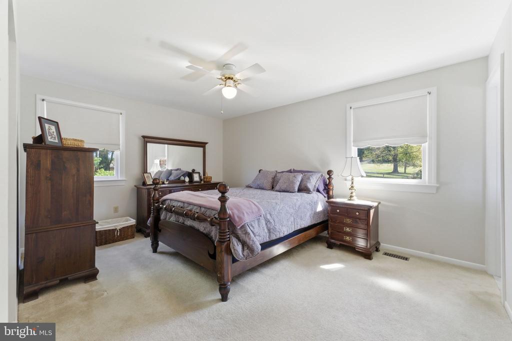 6163 GEORGETOWN RD, BROAD RUN, Virginia, 4 Bedrooms Bedrooms, ,3 BathroomsBathrooms,Residential,6163 GEORGETOWN RD,VAFQ2021082 MLS # VAFQ2021082