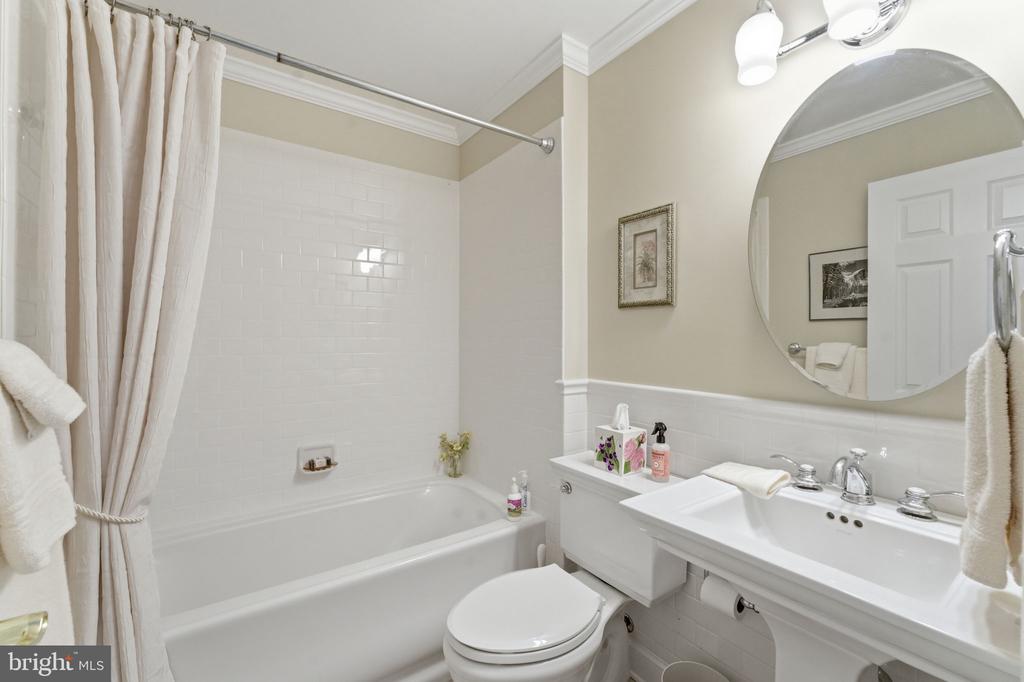 6163 GEORGETOWN RD, BROAD RUN, Virginia, 4 Bedrooms Bedrooms, ,3 BathroomsBathrooms,Residential,6163 GEORGETOWN RD,VAFQ2021082 MLS # VAFQ2021082