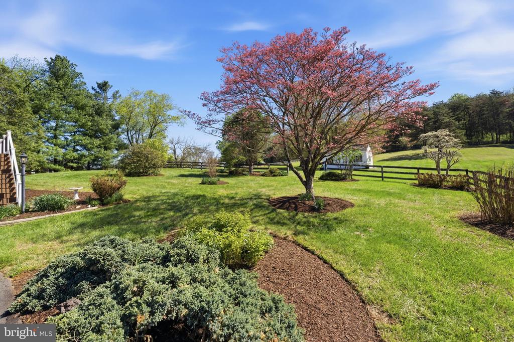 6163 GEORGETOWN RD, BROAD RUN, Virginia, 4 Bedrooms Bedrooms, ,3 BathroomsBathrooms,Residential,6163 GEORGETOWN RD,VAFQ2021082 MLS # VAFQ2021082