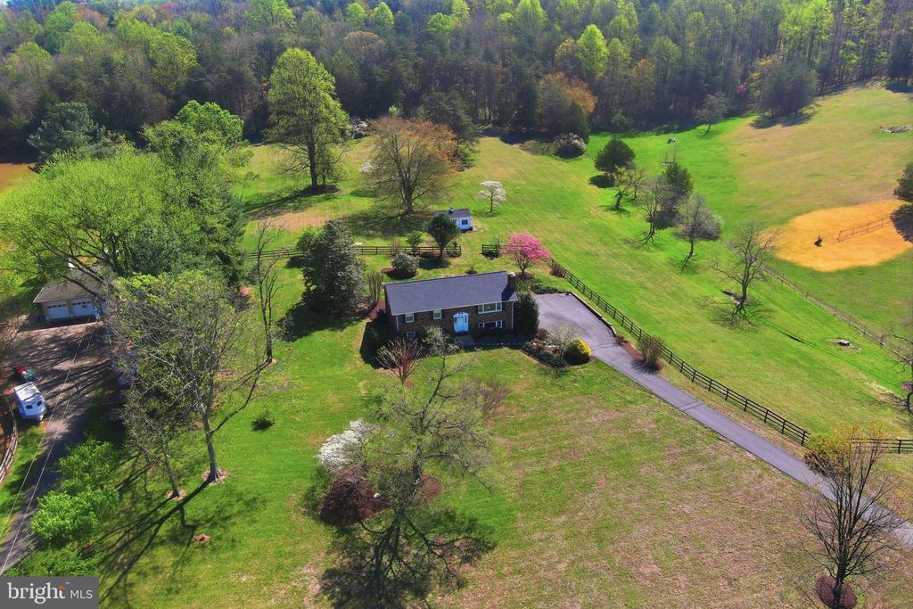 6163 GEORGETOWN RD, BROAD RUN, Virginia, 4 Bedrooms Bedrooms, ,3 BathroomsBathrooms,Residential,6163 GEORGETOWN RD,VAFQ2021082 MLS # VAFQ2021082