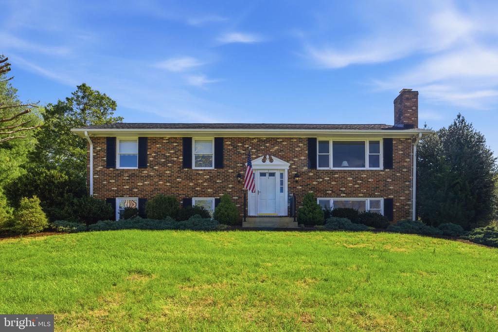 6163 GEORGETOWN RD, BROAD RUN, Virginia, 4 Bedrooms Bedrooms, ,3 BathroomsBathrooms,Residential,6163 GEORGETOWN RD,VAFQ2021082 MLS # VAFQ2021082