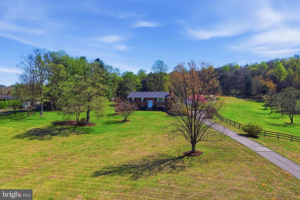 6163 GEORGETOWN RD, BROAD RUN, Virginia, 4 Bedrooms Bedrooms, ,3 BathroomsBathrooms,Residential,6163 GEORGETOWN RD,VAFQ2021082 MLS # VAFQ2021082