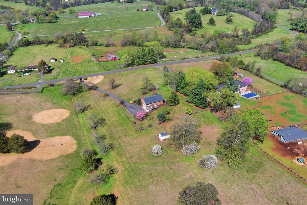 6163 GEORGETOWN RD, BROAD RUN, Virginia, 4 Bedrooms Bedrooms, ,3 BathroomsBathrooms,Residential,6163 GEORGETOWN RD,VAFQ2021082 MLS # VAFQ2021082