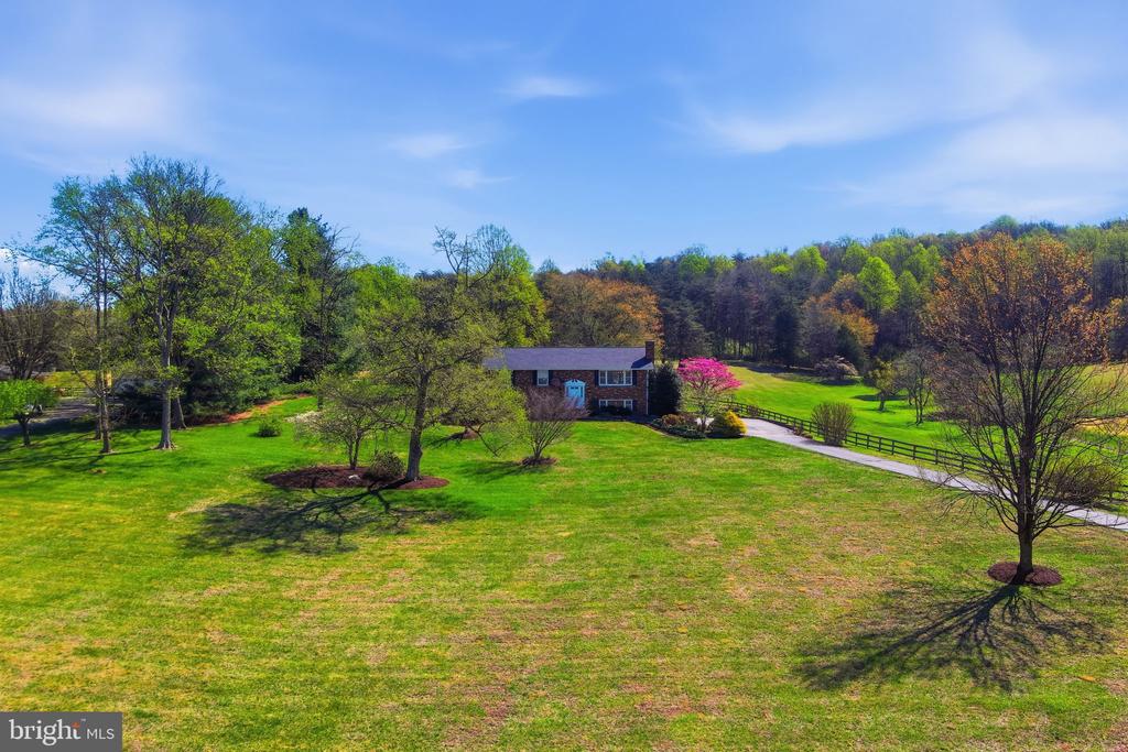 6163 GEORGETOWN RD, BROAD RUN, Virginia, 4 Bedrooms Bedrooms, ,3 BathroomsBathrooms,Residential,6163 GEORGETOWN RD,VAFQ2021082 MLS # VAFQ2021082