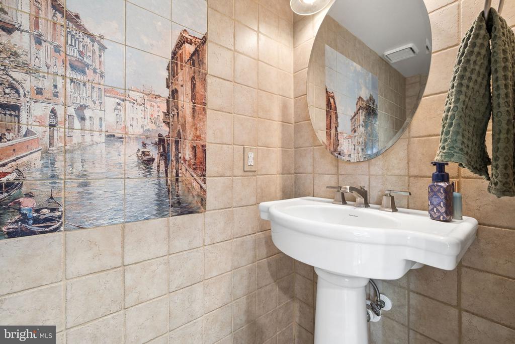 7573 FUSILIER DR, WARRENTON, Virginia 20186, 4 Bedrooms Bedrooms, ,3 BathroomsBathrooms,Residential,7573 FUSILIER DR,VAFQ2021214 MLS # VAFQ2021214