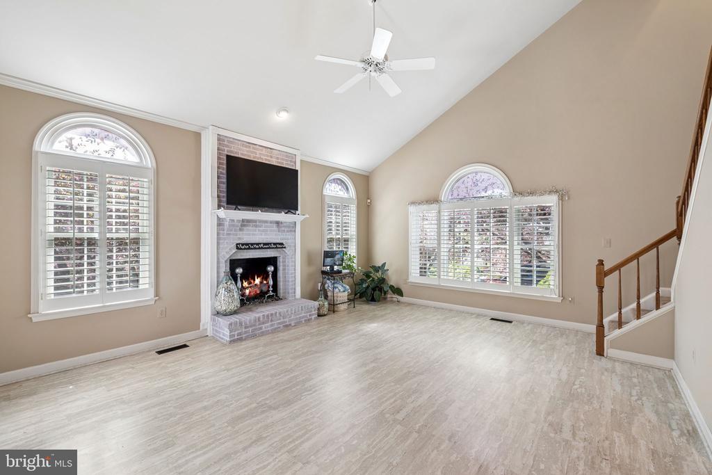 7573 FUSILIER DR, WARRENTON, Virginia 20186, 4 Bedrooms Bedrooms, ,3 BathroomsBathrooms,Residential,7573 FUSILIER DR,VAFQ2021214 MLS # VAFQ2021214