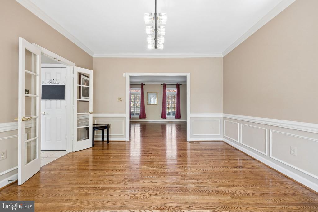 7573 FUSILIER DR, WARRENTON, Virginia 20186, 4 Bedrooms Bedrooms, ,3 BathroomsBathrooms,Residential,7573 FUSILIER DR,VAFQ2021214 MLS # VAFQ2021214