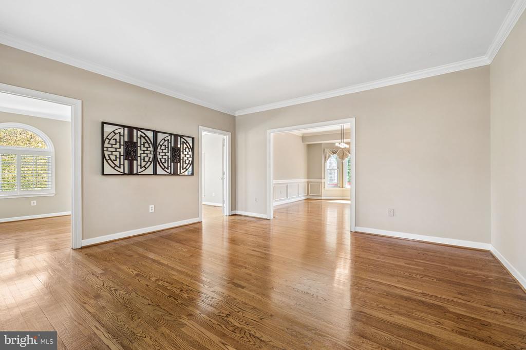 7573 FUSILIER DR, WARRENTON, Virginia 20186, 4 Bedrooms Bedrooms, ,3 BathroomsBathrooms,Residential,7573 FUSILIER DR,VAFQ2021214 MLS # VAFQ2021214