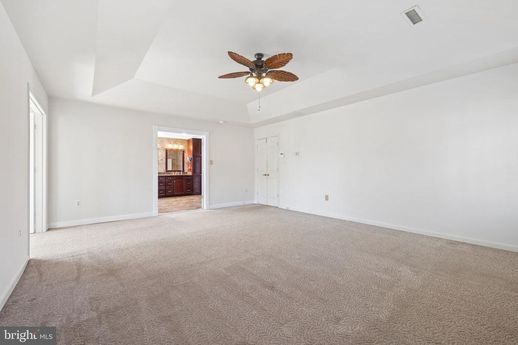 7573 FUSILIER DR, WARRENTON, Virginia 20186, 4 Bedrooms Bedrooms, ,3 BathroomsBathrooms,Residential,7573 FUSILIER DR,VAFQ2021214 MLS # VAFQ2021214