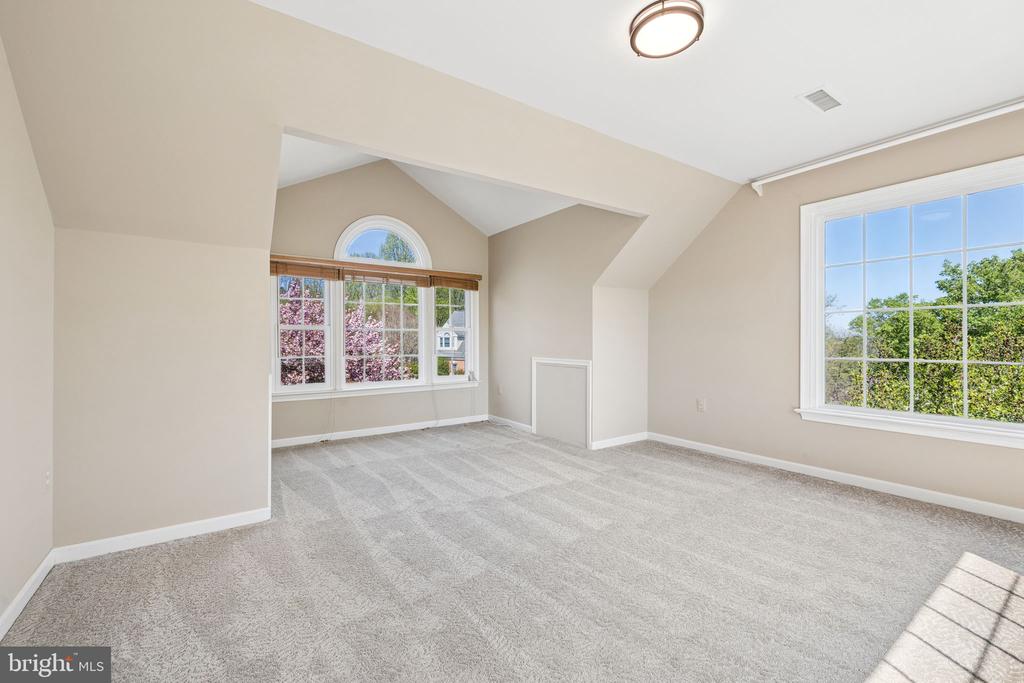 7573 FUSILIER DR, WARRENTON, Virginia 20186, 4 Bedrooms Bedrooms, ,3 BathroomsBathrooms,Residential,7573 FUSILIER DR,VAFQ2021214 MLS # VAFQ2021214