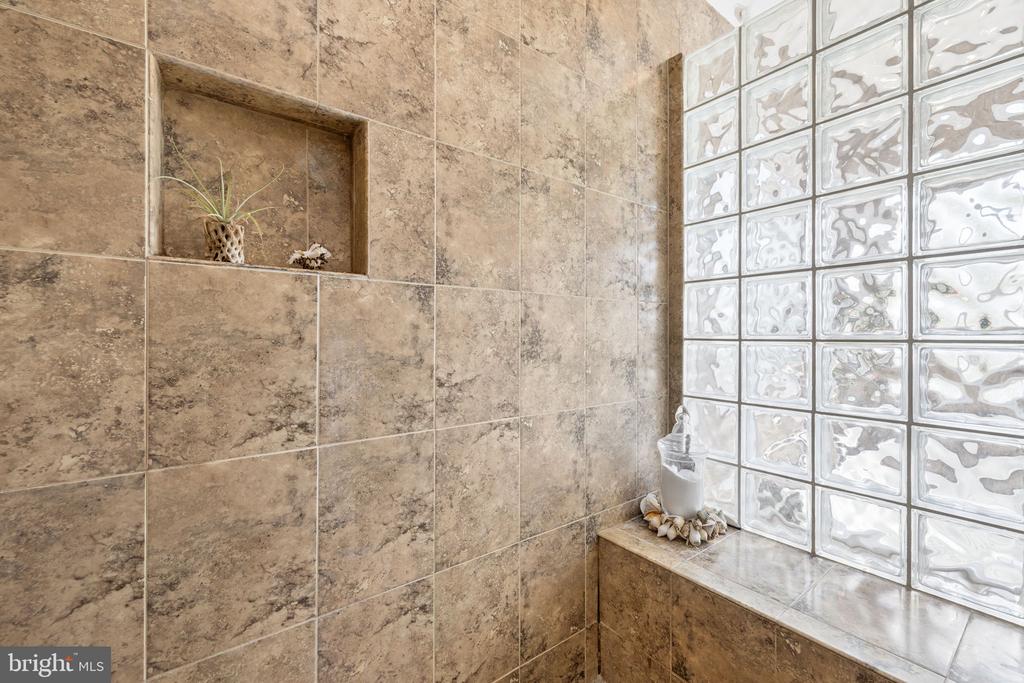 7573 FUSILIER DR, WARRENTON, Virginia 20186, 4 Bedrooms Bedrooms, ,3 BathroomsBathrooms,Residential,7573 FUSILIER DR,VAFQ2021214 MLS # VAFQ2021214