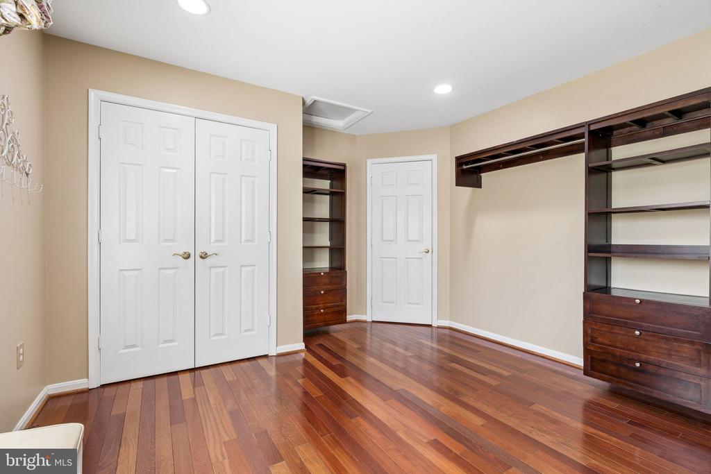 7573 FUSILIER DR, WARRENTON, Virginia 20186, 4 Bedrooms Bedrooms, ,3 BathroomsBathrooms,Residential,7573 FUSILIER DR,VAFQ2021214 MLS # VAFQ2021214