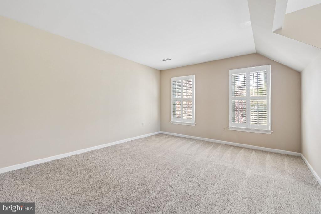 7573 FUSILIER DR, WARRENTON, Virginia 20186, 4 Bedrooms Bedrooms, ,3 BathroomsBathrooms,Residential,7573 FUSILIER DR,VAFQ2021214 MLS # VAFQ2021214