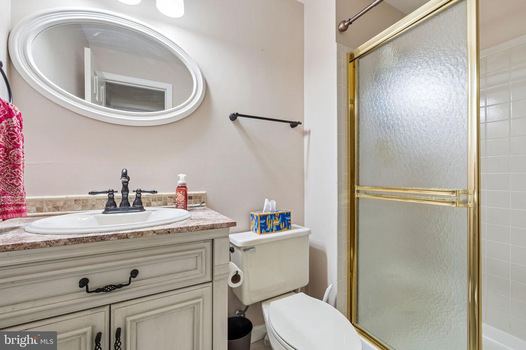 7573 FUSILIER DR, WARRENTON, Virginia 20186, 4 Bedrooms Bedrooms, ,3 BathroomsBathrooms,Residential,7573 FUSILIER DR,VAFQ2021214 MLS # VAFQ2021214