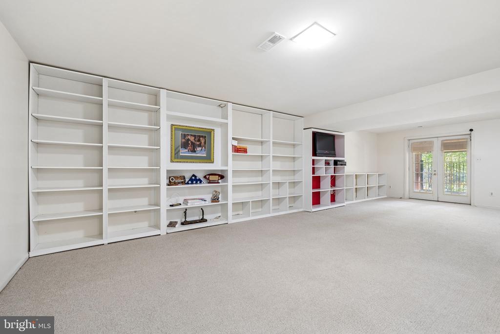 7573 FUSILIER DR, WARRENTON, Virginia 20186, 4 Bedrooms Bedrooms, ,3 BathroomsBathrooms,Residential,7573 FUSILIER DR,VAFQ2021214 MLS # VAFQ2021214