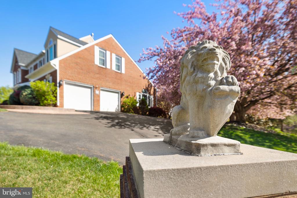 7573 FUSILIER DR, WARRENTON, Virginia 20186, 4 Bedrooms Bedrooms, ,3 BathroomsBathrooms,Residential,7573 FUSILIER DR,VAFQ2021214 MLS # VAFQ2021214