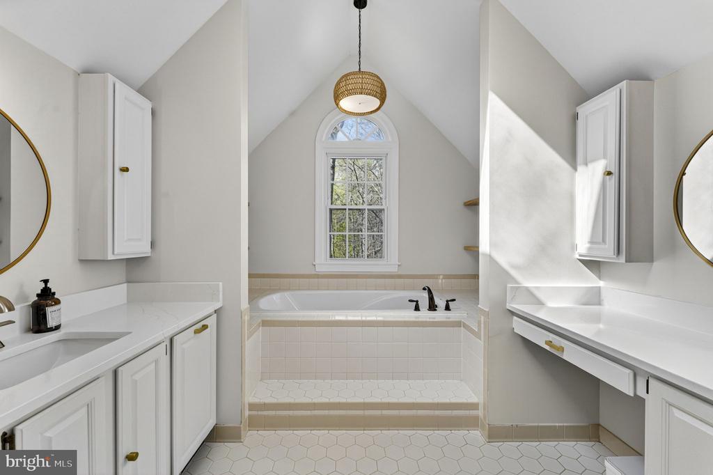 6026 FINCHINGFIELD RD, WARRENTON, Virginia, 4 Bedrooms Bedrooms, ,2 BathroomsBathrooms,Residential,6026 FINCHINGFIELD RD,VAFQ2021472 MLS # VAFQ2021472 6026 FINCHINGFIELD RD, WARRENTON, Virginia, 4 Bedrooms Bedrooms, ,2 BathroomsBathrooms,Residential,6026 FINCHINGFIELD RD,VAFQ2021472 MLS # VAFQ2021472