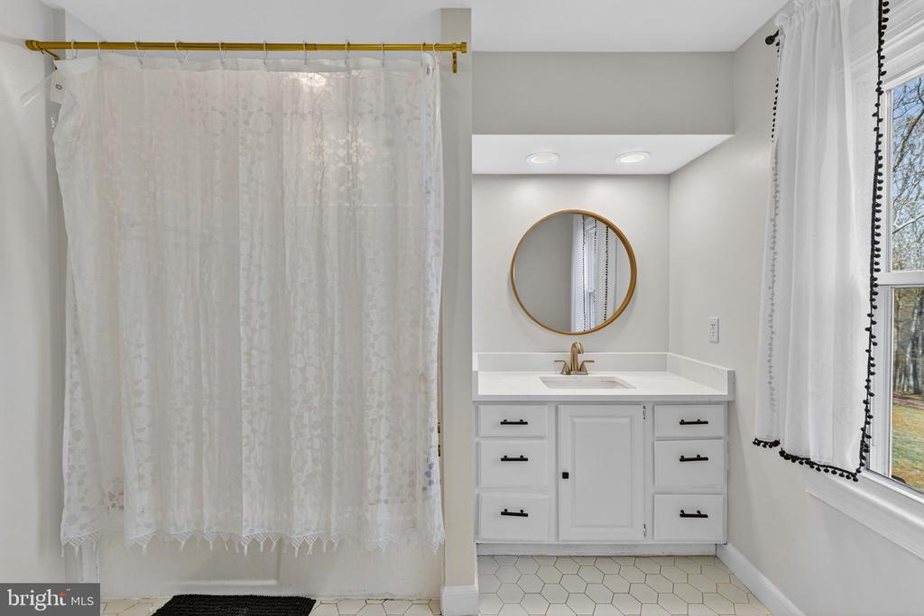 6026 FINCHINGFIELD RD, WARRENTON, Virginia, 4 Bedrooms Bedrooms, ,2 BathroomsBathrooms,Residential,6026 FINCHINGFIELD RD,VAFQ2021472 MLS # VAFQ2021472 6026 FINCHINGFIELD RD, WARRENTON, Virginia, 4 Bedrooms Bedrooms, ,2 BathroomsBathrooms,Residential,6026 FINCHINGFIELD RD,VAFQ2021472 MLS # VAFQ2021472