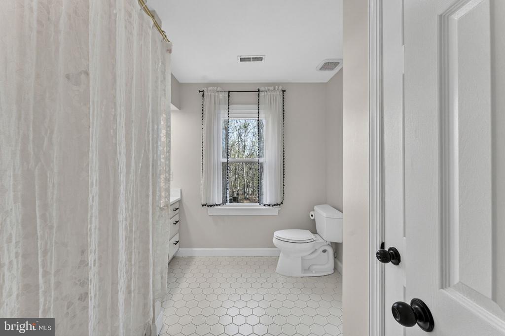 6026 FINCHINGFIELD RD, WARRENTON, Virginia, 4 Bedrooms Bedrooms, ,2 BathroomsBathrooms,Residential,6026 FINCHINGFIELD RD,VAFQ2021472 MLS # VAFQ2021472 6026 FINCHINGFIELD RD, WARRENTON, Virginia, 4 Bedrooms Bedrooms, ,2 BathroomsBathrooms,Residential,6026 FINCHINGFIELD RD,VAFQ2021472 MLS # VAFQ2021472