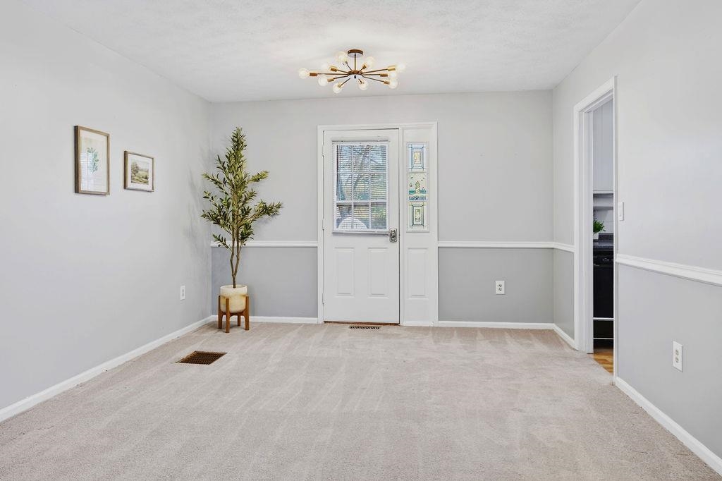 51 BRIARWOOD CIR, STAUNTON, Virginia 24401, 3 Bedrooms Bedrooms, ,2 BathroomsBathrooms,Residential,51 BRIARWOOD CIR,675623 MLS # 675623 51 BRIARWOOD CIR, STAUNTON, Virginia 24401, 3 Bedrooms Bedrooms, ,2 BathroomsBathrooms,Residential,51 BRIARWOOD CIR,675623 MLS # 675623