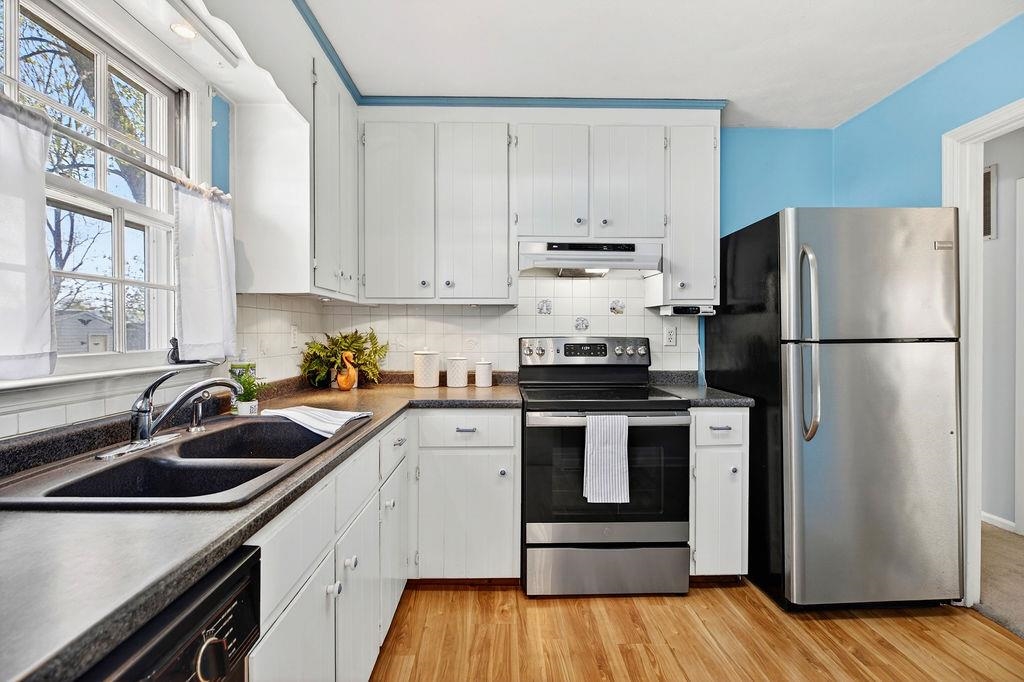 51 BRIARWOOD CIR, STAUNTON, Virginia 24401, 3 Bedrooms Bedrooms, ,2 BathroomsBathrooms,Residential,51 BRIARWOOD CIR,675623 MLS # 675623 51 BRIARWOOD CIR, STAUNTON, Virginia 24401, 3 Bedrooms Bedrooms, ,2 BathroomsBathrooms,Residential,51 BRIARWOOD CIR,675623 MLS # 675623