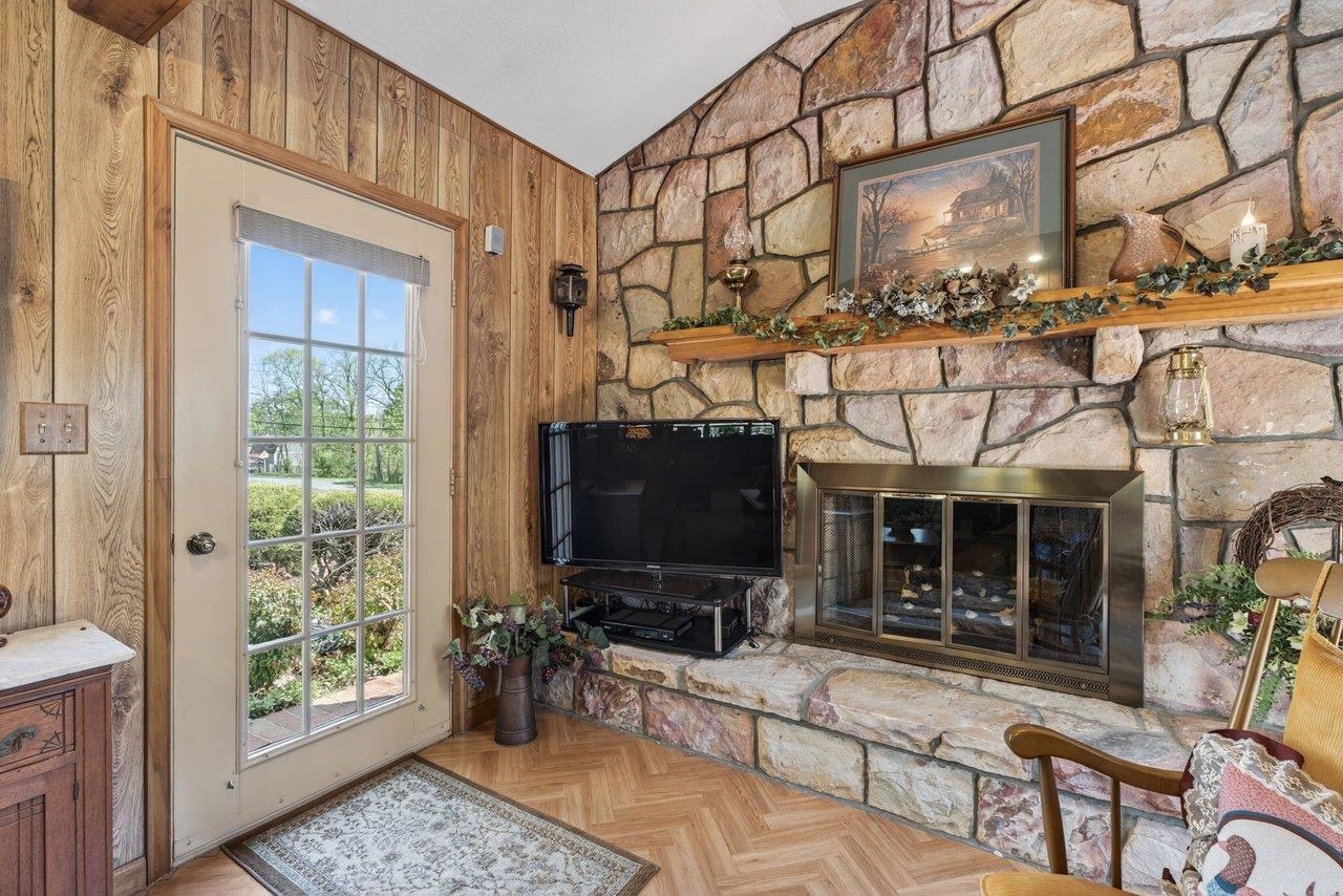 9625 TOWN HALL RD, MCGAHEYSVILLE, Virginia 22840, 4 Bedrooms Bedrooms, ,3 BathroomsBathrooms,Residential,9625 TOWN HALL RD,675626 MLS # 675626 9625 TOWN HALL RD, MCGAHEYSVILLE, Virginia 22840, 4 Bedrooms Bedrooms, ,3 BathroomsBathrooms,Residential,9625 TOWN HALL RD,675626 MLS # 675626