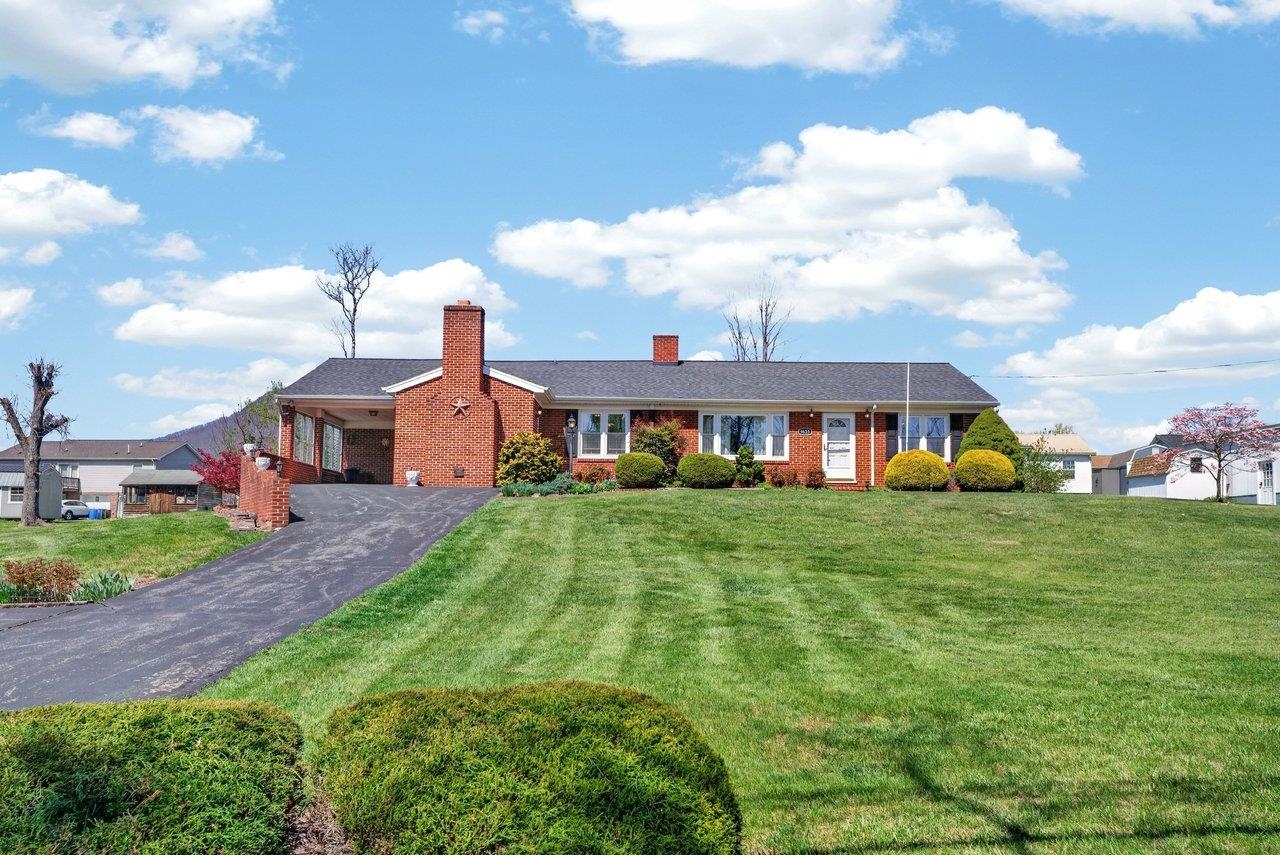 9625 TOWN HALL RD, MCGAHEYSVILLE, Virginia 22840, 4 Bedrooms Bedrooms, ,3 BathroomsBathrooms,Residential,9625 TOWN HALL RD,675626 MLS # 675626 9625 TOWN HALL RD, MCGAHEYSVILLE, Virginia 22840, 4 Bedrooms Bedrooms, ,3 BathroomsBathrooms,Residential,9625 TOWN HALL RD,675626 MLS # 675626