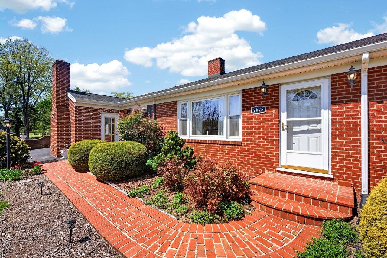 9625 TOWN HALL RD, MCGAHEYSVILLE, Virginia 22840, 4 Bedrooms Bedrooms, ,3 BathroomsBathrooms,Residential,9625 TOWN HALL RD,675626 MLS # 675626 9625 TOWN HALL RD, MCGAHEYSVILLE, Virginia 22840, 4 Bedrooms Bedrooms, ,3 BathroomsBathrooms,Residential,9625 TOWN HALL RD,675626 MLS # 675626