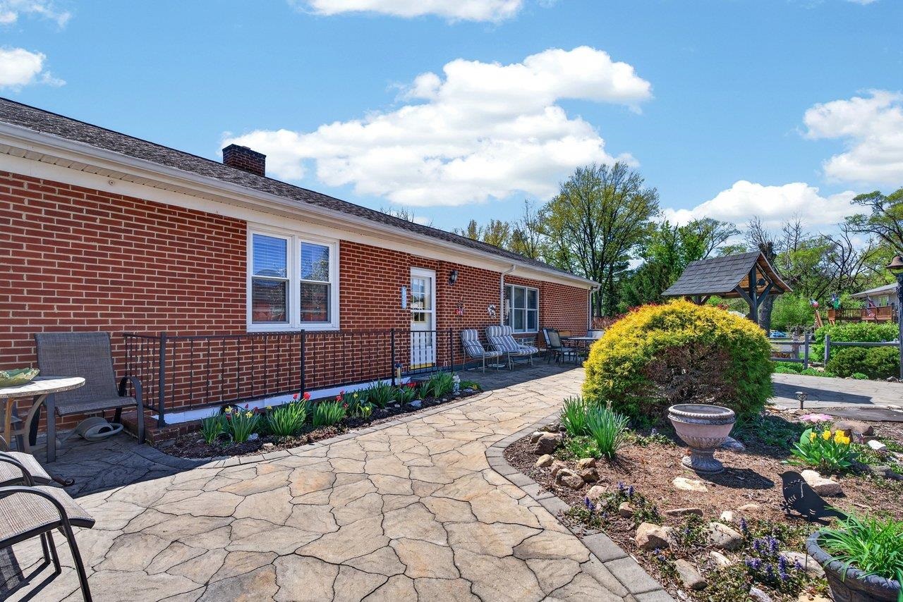 9625 TOWN HALL RD, MCGAHEYSVILLE, Virginia 22840, 4 Bedrooms Bedrooms, ,3 BathroomsBathrooms,Residential,9625 TOWN HALL RD,675626 MLS # 675626 9625 TOWN HALL RD, MCGAHEYSVILLE, Virginia 22840, 4 Bedrooms Bedrooms, ,3 BathroomsBathrooms,Residential,9625 TOWN HALL RD,675626 MLS # 675626