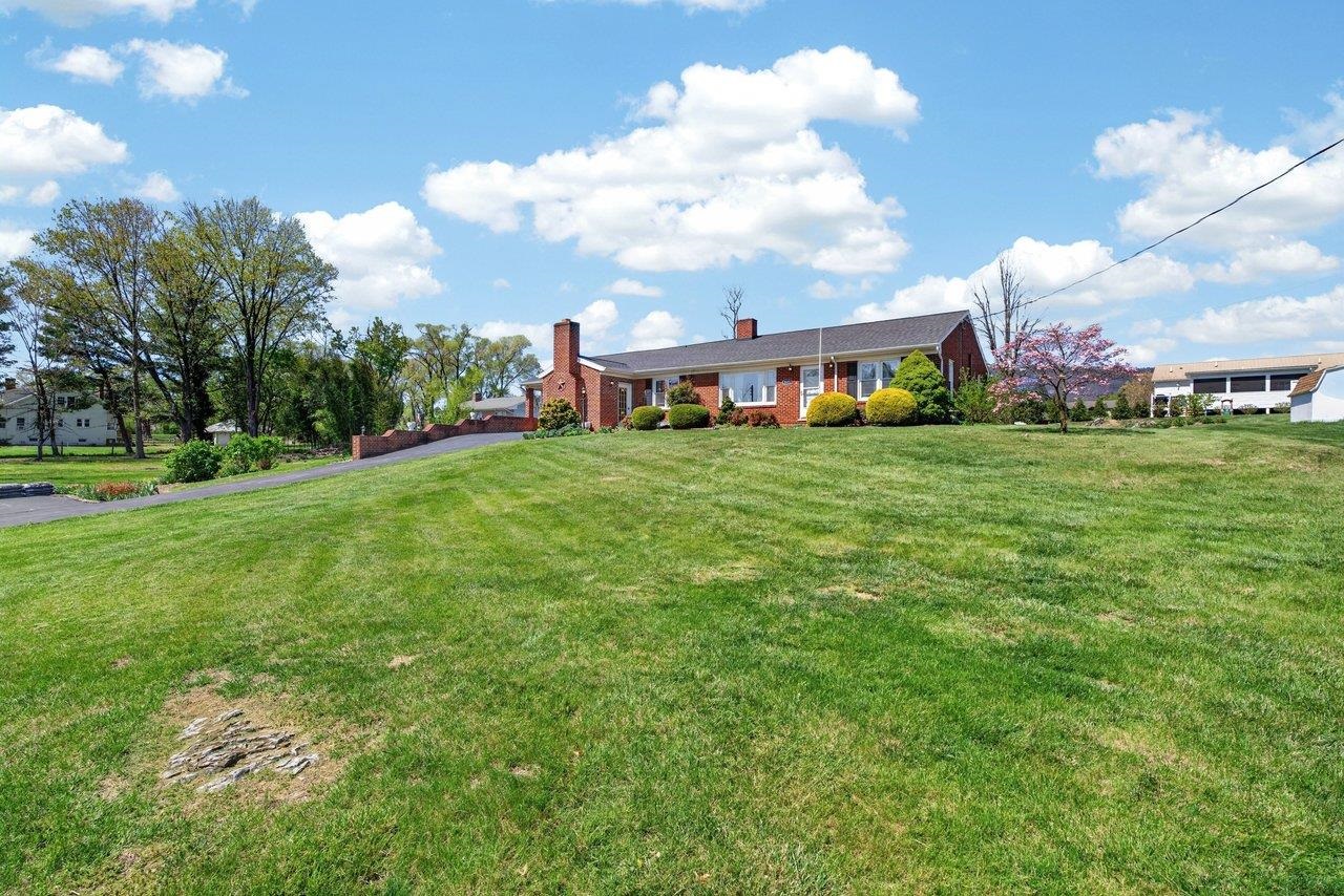 9625 TOWN HALL RD, MCGAHEYSVILLE, Virginia 22840, 4 Bedrooms Bedrooms, ,3 BathroomsBathrooms,Residential,9625 TOWN HALL RD,675626 MLS # 675626 9625 TOWN HALL RD, MCGAHEYSVILLE, Virginia 22840, 4 Bedrooms Bedrooms, ,3 BathroomsBathrooms,Residential,9625 TOWN HALL RD,675626 MLS # 675626