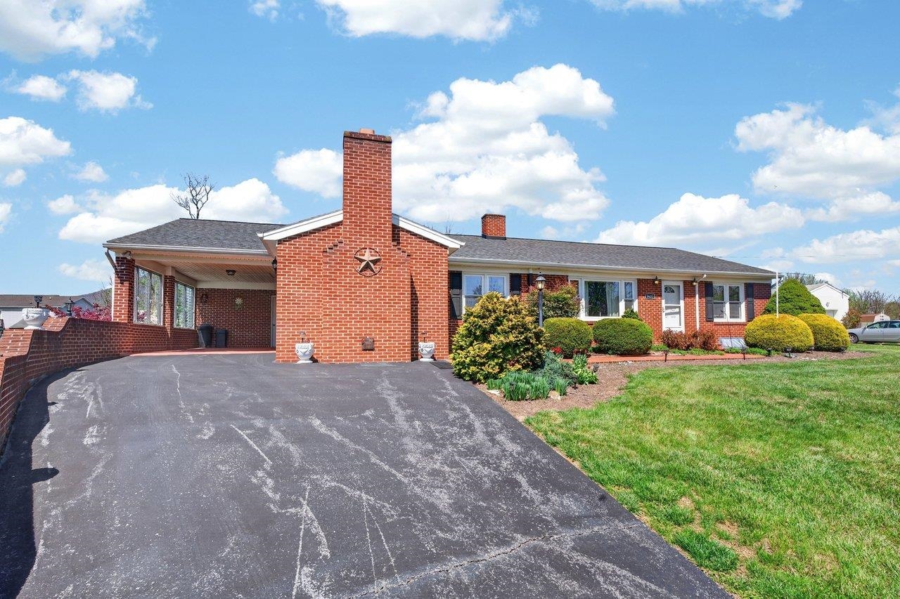 9625 TOWN HALL RD, MCGAHEYSVILLE, Virginia 22840, 4 Bedrooms Bedrooms, ,3 BathroomsBathrooms,Residential,9625 TOWN HALL RD,675626 MLS # 675626 9625 TOWN HALL RD, MCGAHEYSVILLE, Virginia 22840, 4 Bedrooms Bedrooms, ,3 BathroomsBathrooms,Residential,9625 TOWN HALL RD,675626 MLS # 675626