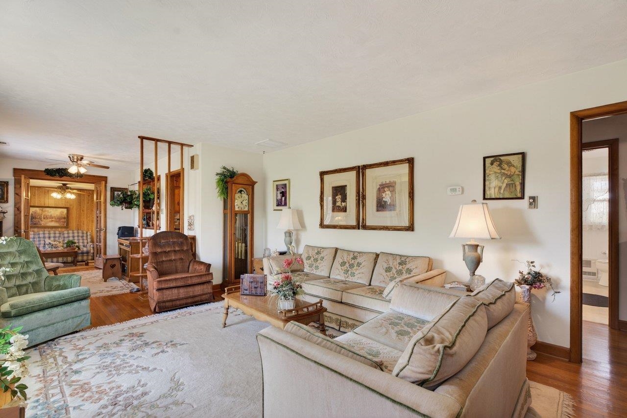 9625 TOWN HALL RD, MCGAHEYSVILLE, Virginia 22840, 4 Bedrooms Bedrooms, ,3 BathroomsBathrooms,Residential,9625 TOWN HALL RD,675626 MLS # 675626 9625 TOWN HALL RD, MCGAHEYSVILLE, Virginia 22840, 4 Bedrooms Bedrooms, ,3 BathroomsBathrooms,Residential,9625 TOWN HALL RD,675626 MLS # 675626