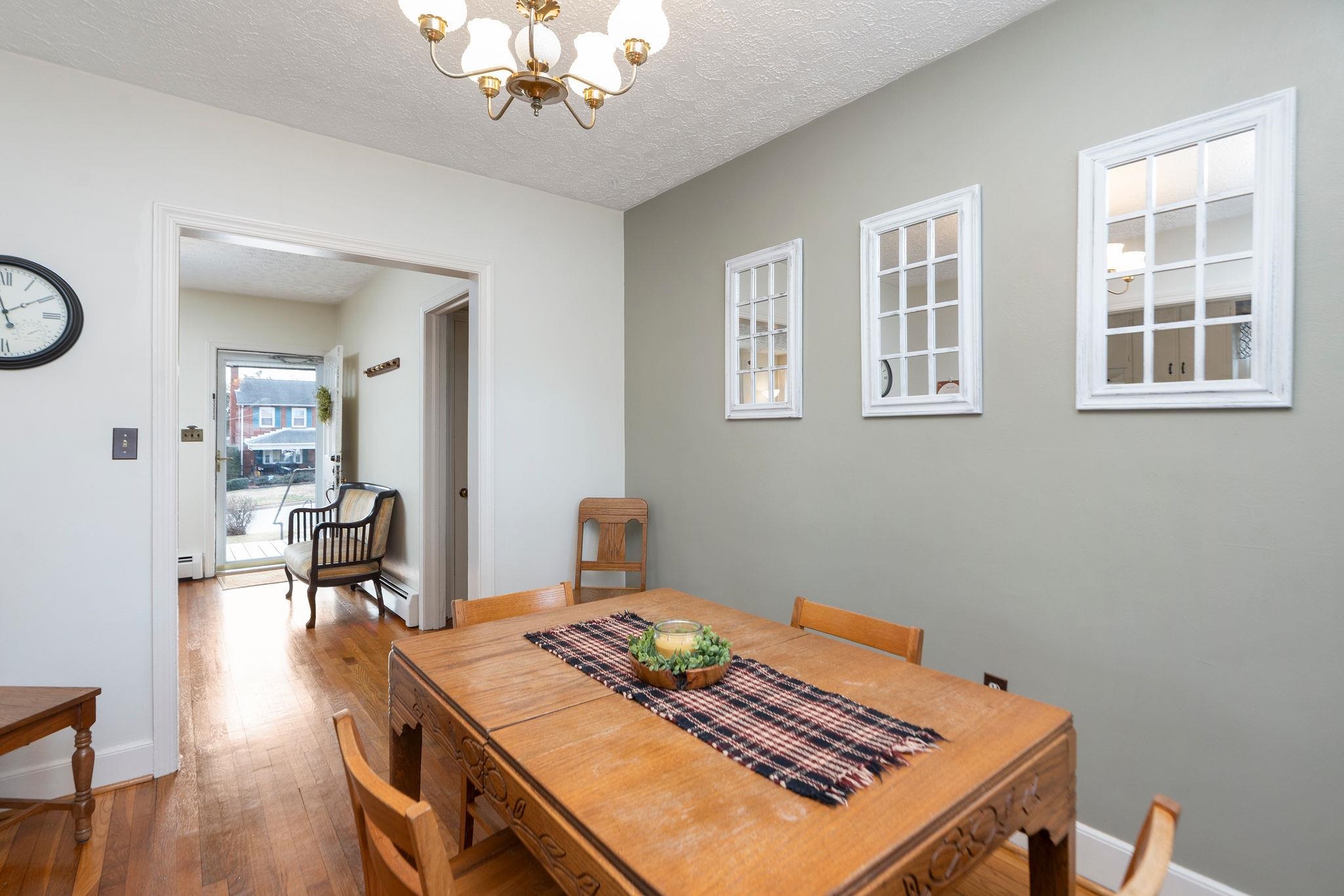 1913 MONTICELLO ST, WAYNESBORO, Virginia 22980, 2 Bedrooms Bedrooms, ,1 BathroomBathrooms,Residential,1913 MONTICELLO ST,675629 MLS # 675629 1913 MONTICELLO ST, WAYNESBORO, Virginia 22980, 2 Bedrooms Bedrooms, ,1 BathroomBathrooms,Residential,1913 MONTICELLO ST,675629 MLS # 675629