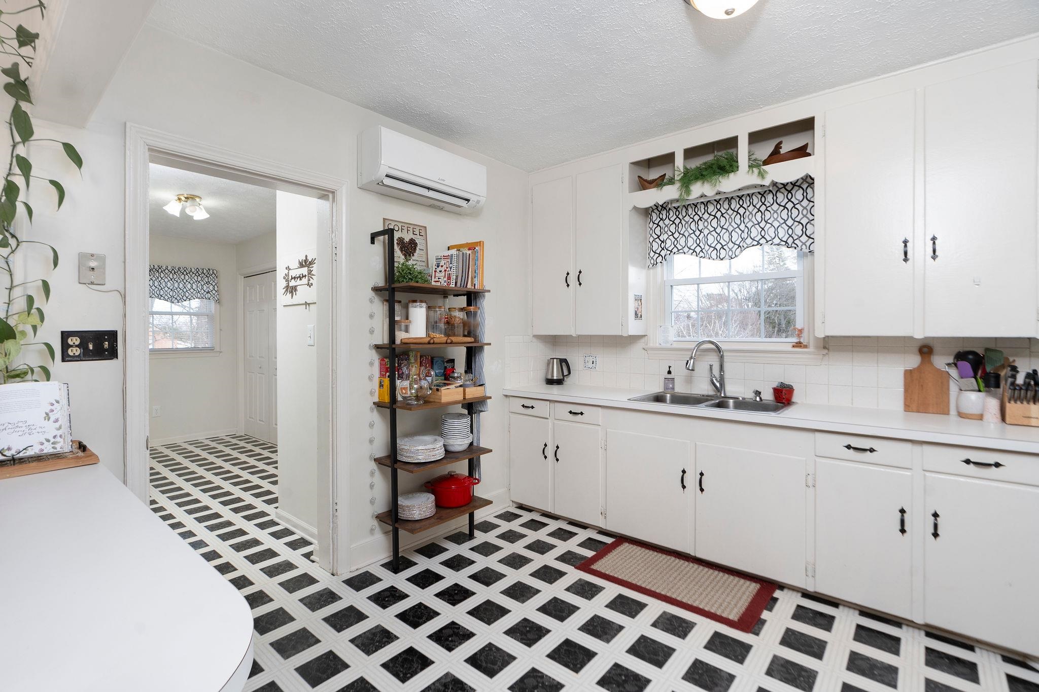 1913 MONTICELLO ST, WAYNESBORO, Virginia 22980, 2 Bedrooms Bedrooms, ,1 BathroomBathrooms,Residential,1913 MONTICELLO ST,675629 MLS # 675629 1913 MONTICELLO ST, WAYNESBORO, Virginia 22980, 2 Bedrooms Bedrooms, ,1 BathroomBathrooms,Residential,1913 MONTICELLO ST,675629 MLS # 675629