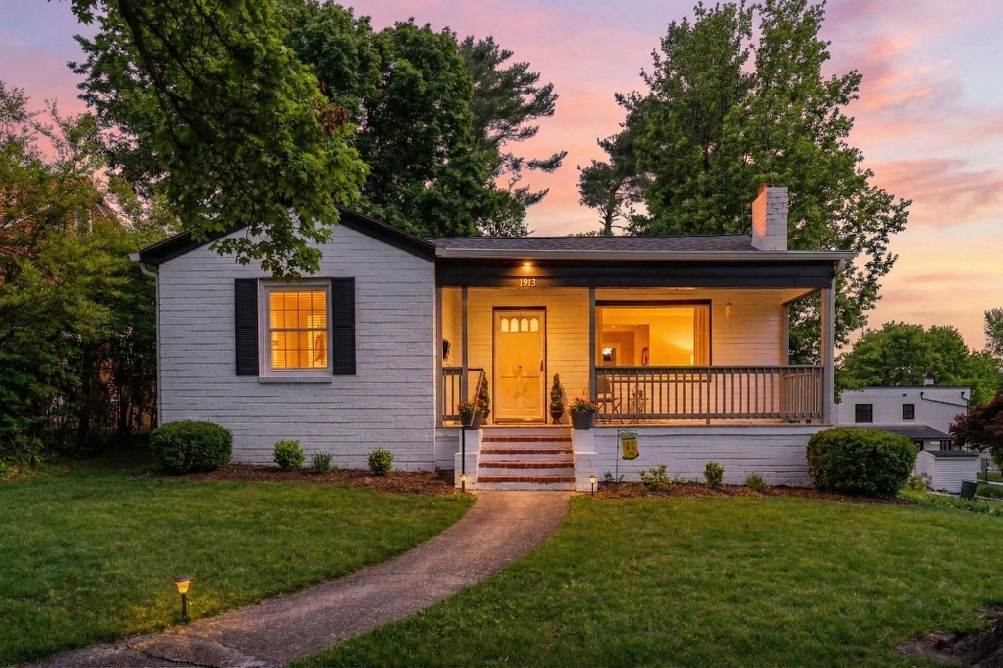 1913 MONTICELLO ST, WAYNESBORO, Virginia 22980, 2 Bedrooms Bedrooms, ,1 BathroomBathrooms,Residential,1913 MONTICELLO ST,675629 MLS # 675629 1913 MONTICELLO ST, WAYNESBORO, Virginia 22980, 2 Bedrooms Bedrooms, ,1 BathroomBathrooms,Residential,1913 MONTICELLO ST,675629 MLS # 675629