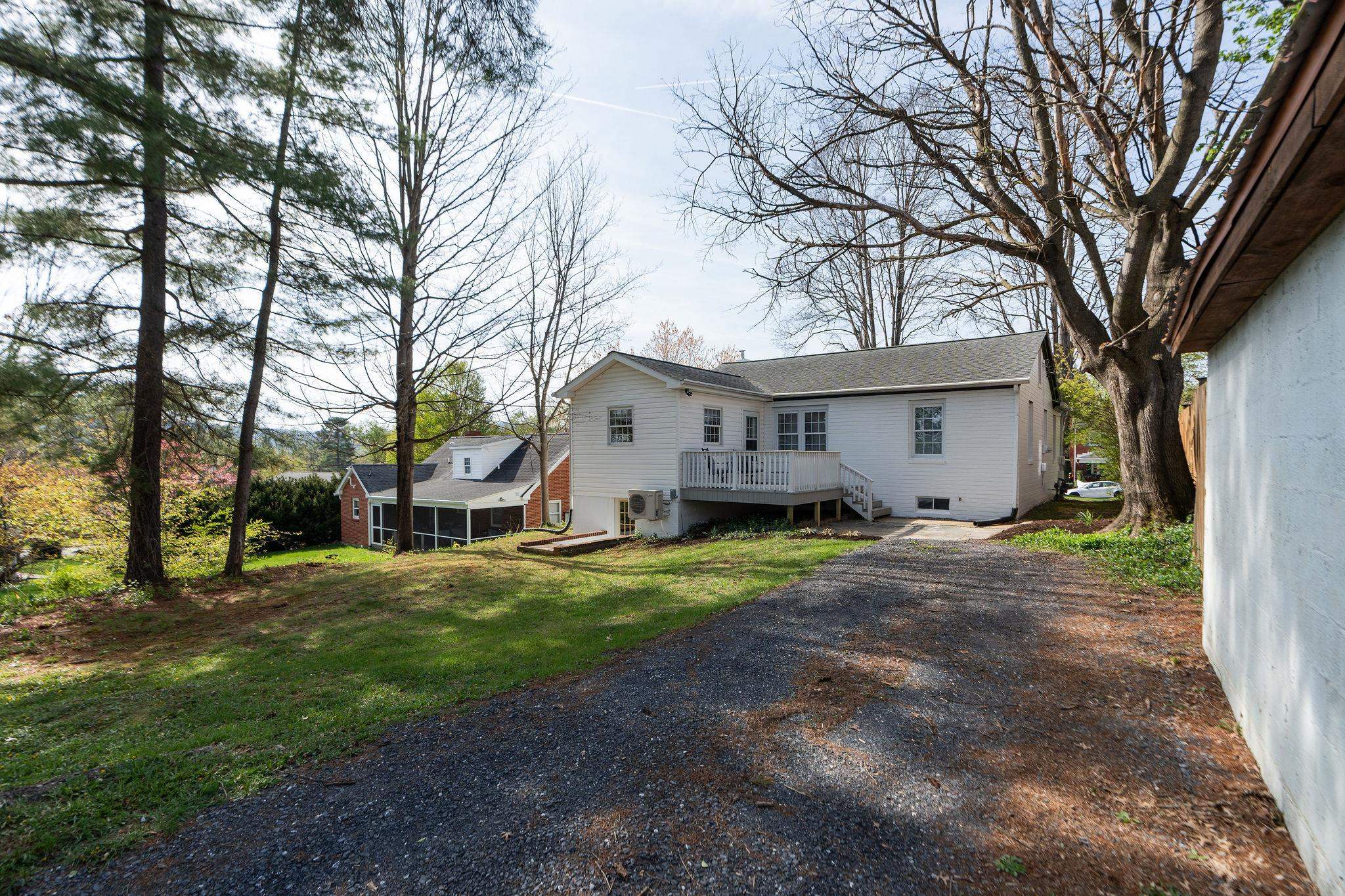 1913 MONTICELLO ST, WAYNESBORO, Virginia 22980, 2 Bedrooms Bedrooms, ,1 BathroomBathrooms,Residential,1913 MONTICELLO ST,675629 MLS # 675629 1913 MONTICELLO ST, WAYNESBORO, Virginia 22980, 2 Bedrooms Bedrooms, ,1 BathroomBathrooms,Residential,1913 MONTICELLO ST,675629 MLS # 675629