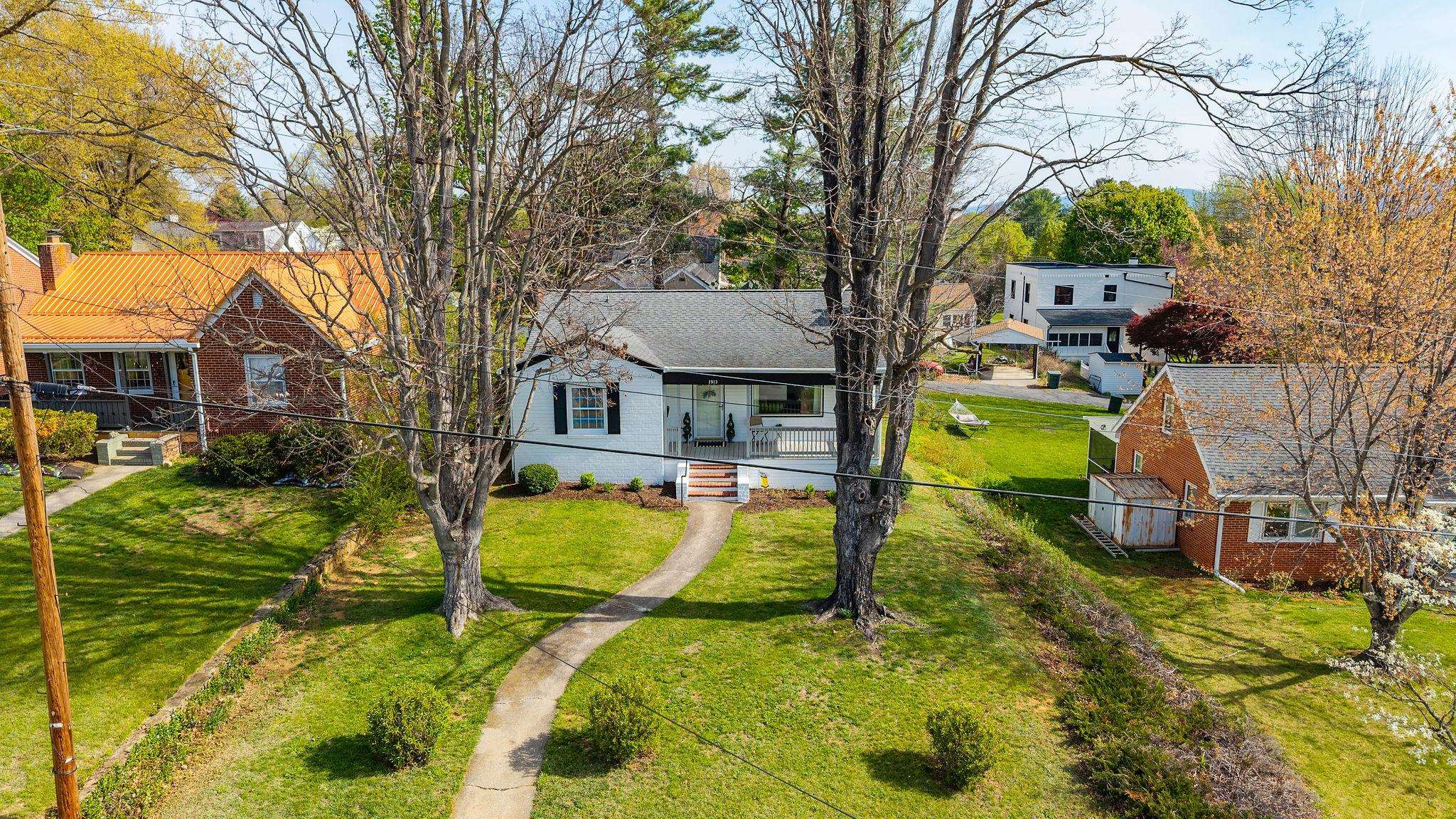 1913 MONTICELLO ST, WAYNESBORO, Virginia 22980, 2 Bedrooms Bedrooms, ,1 BathroomBathrooms,Residential,1913 MONTICELLO ST,675629 MLS # 675629 1913 MONTICELLO ST, WAYNESBORO, Virginia 22980, 2 Bedrooms Bedrooms, ,1 BathroomBathrooms,Residential,1913 MONTICELLO ST,675629 MLS # 675629