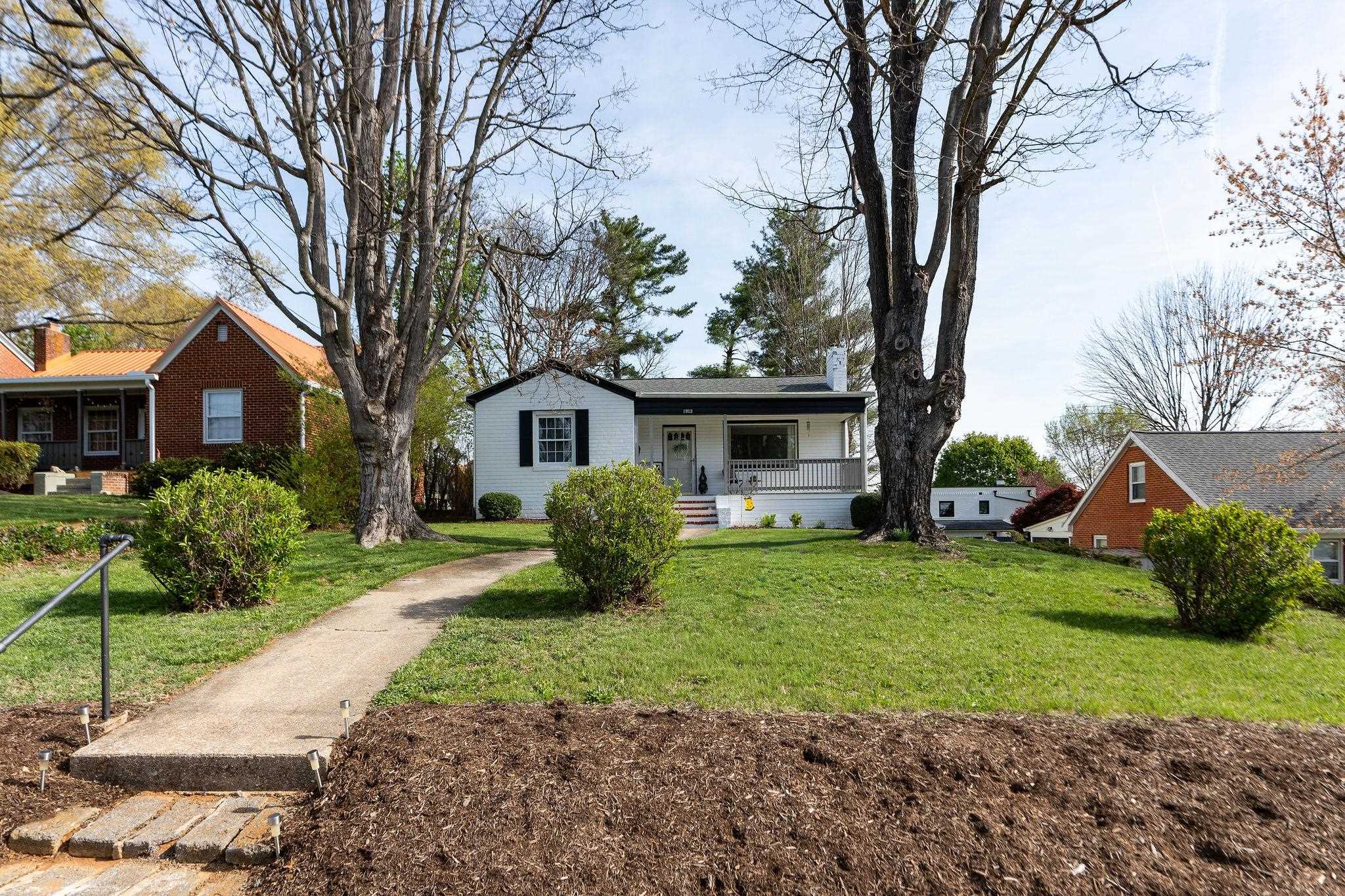 1913 MONTICELLO ST, WAYNESBORO, Virginia 22980, 2 Bedrooms Bedrooms, ,1 BathroomBathrooms,Residential,1913 MONTICELLO ST,675629 MLS # 675629 1913 MONTICELLO ST, WAYNESBORO, Virginia 22980, 2 Bedrooms Bedrooms, ,1 BathroomBathrooms,Residential,1913 MONTICELLO ST,675629 MLS # 675629