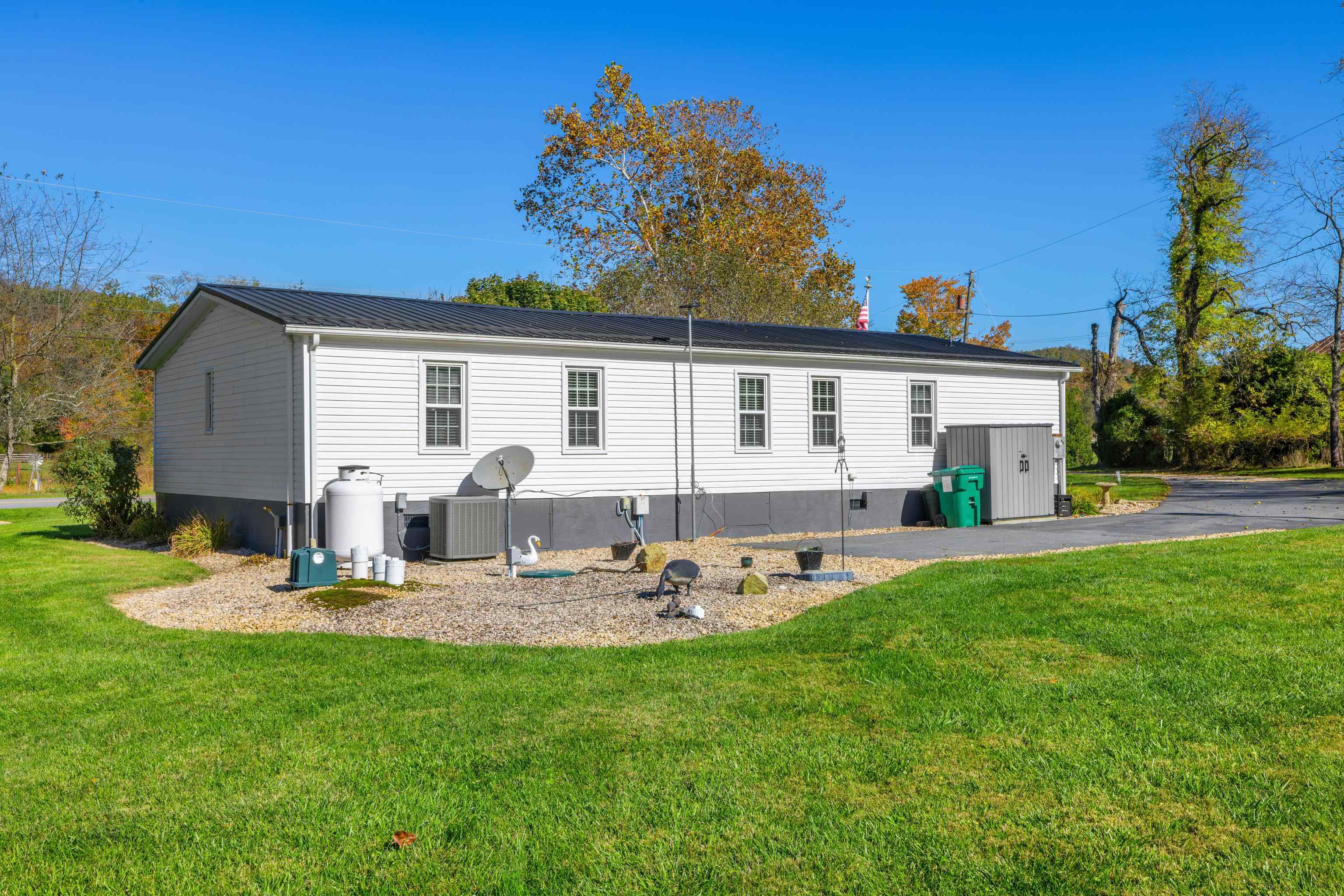 16 BALL DIAMOND TRL, VESUVIUS, Virginia 24483, 3 Bedrooms Bedrooms, ,2 BathroomsBathrooms,Residential,16 BALL DIAMOND TRL,675630 MLS # 675630 16 BALL DIAMOND TRL, VESUVIUS, Virginia 24483, 3 Bedrooms Bedrooms, ,2 BathroomsBathrooms,Residential,16 BALL DIAMOND TRL,675630 MLS # 675630