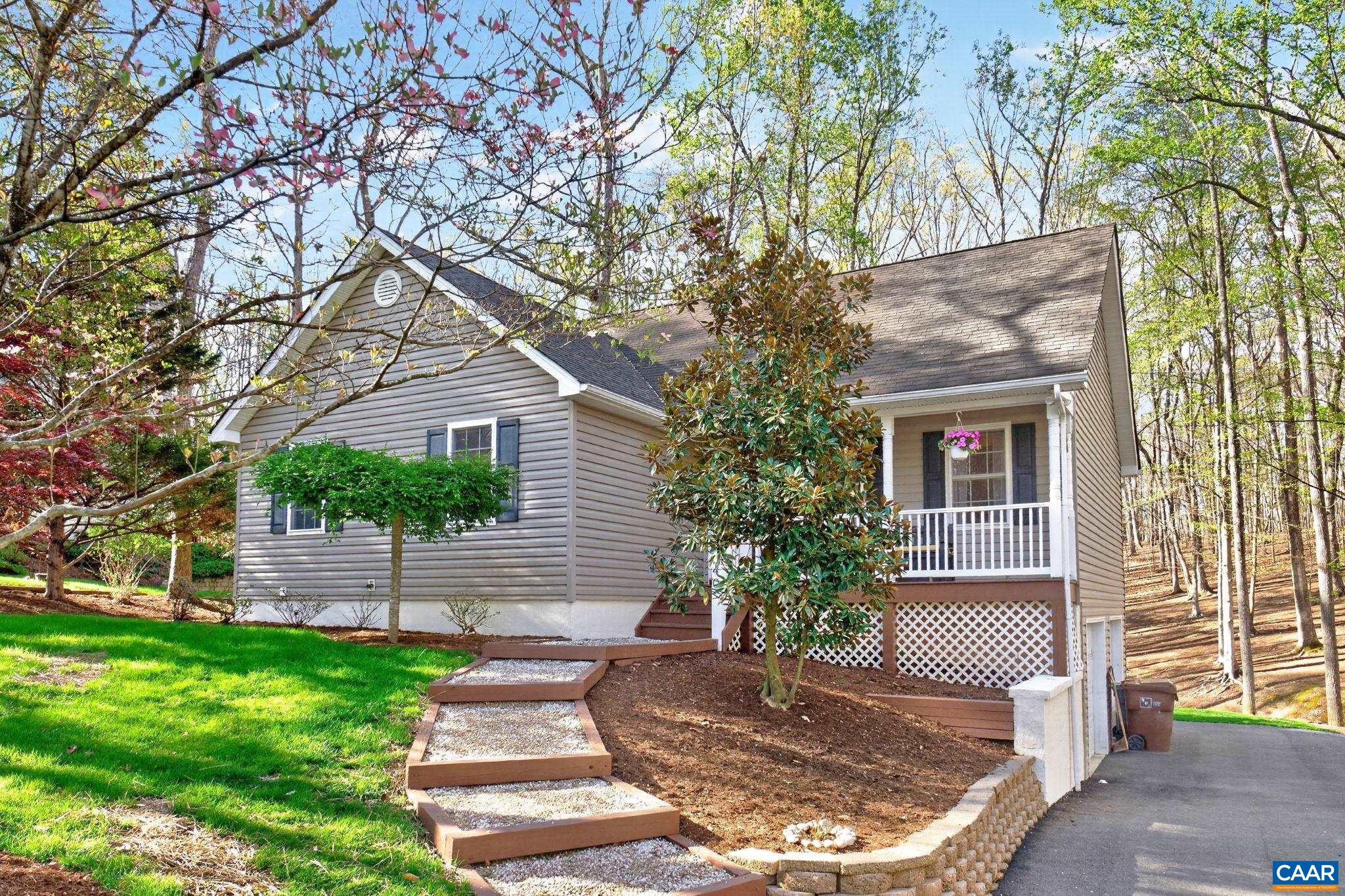 40 BRIDLEWOOD DR, PALMYRA, Virginia 22963, 3 Bedrooms Bedrooms, ,2 BathroomsBathrooms,Residential,40 BRIDLEWOOD DR,675633 MLS # 675633