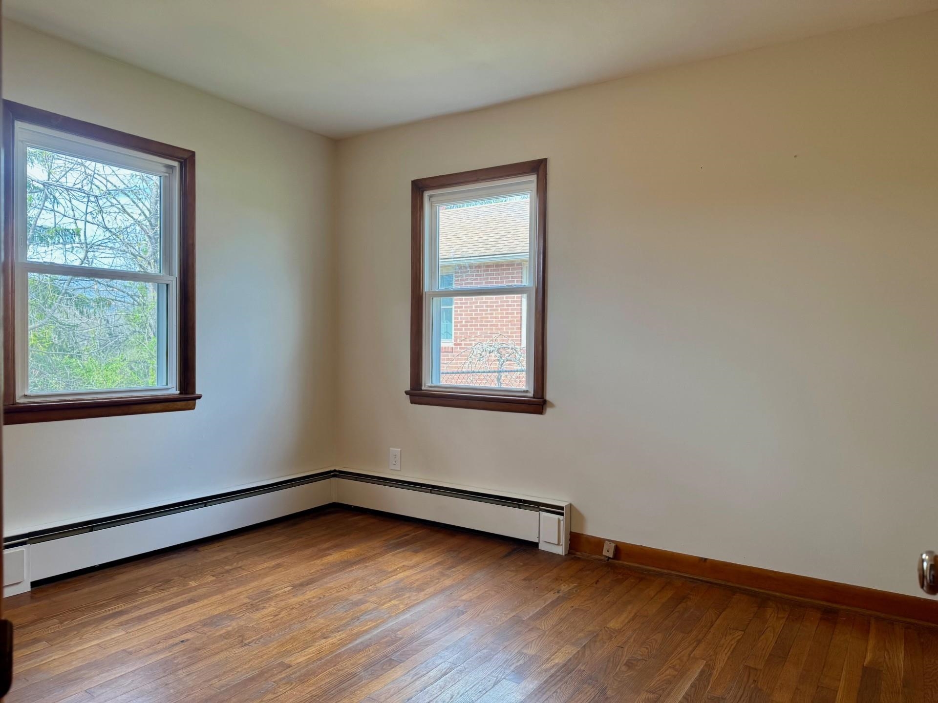 555 WATERMAN DR, HARRISONBURG, Virginia 22802, 3 Bedrooms Bedrooms, ,1 BathroomBathrooms,Residential,555 WATERMAN DR,675637 MLS # 675637